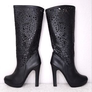 Colin Stuart Cut-Out Leather Heeled Boots